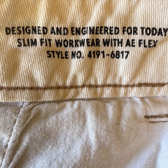 American Eagle Outfitters Slim Fit Workwear w/AE Flex Khaki Shorts - Picture 4 of 5